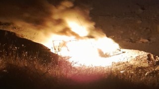 Çukurcada alev alan araç kullanılamaz hale geldi