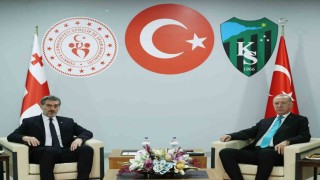 Cumhurbaşkanı Erdoğan, Gürcistan Cumhurbaşkanı Kavelaşvili ile bir araya geldi