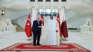 Cumhurbaşkanı Erdoğan, Katarda resmi törenle karşılandı