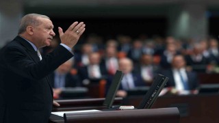 Cumhurbaşkanı Erdoğan: Vesayetin kılıcı, yıllarca milli iradenin tepesinde sallanmaya devam etti.Hakimiyeti, imtiyazlıların elinden aldık, asıl sahibi olan millete teslim ettik.