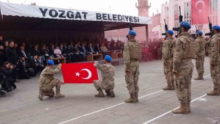 Cumhuriyet Bayramı coşkuyla kutlandı, komandolar gösteri yaptı