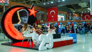 Cumhuriyetin 102. yılı Sabiha Gökçen Havalimanında coşkuyla kutlandı