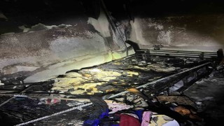 Dairede çıkan yangında bir oda kullanılamaz hale geldi