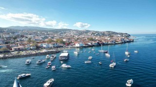 Denizde onlarca tekne kortej yaptı