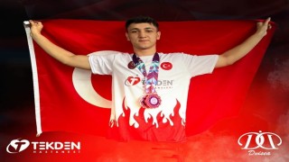 Denizlili Arda kick boksta Dünya 3.sü oldu