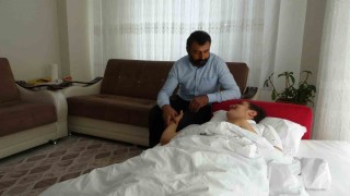 Depremde dili boğazına kaçan Muhammedin yaşam mücadelesi sürüyor