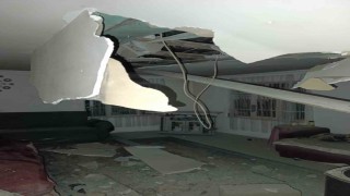 Depremde Gördeste bir evin tavanı çöktü