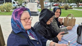 Depremden sonra dışarı çıkan vatandaşlar: Çok korktuk