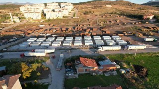 Depremin yaralarını sarmaya çalışan Sındırgıya konteyner kent