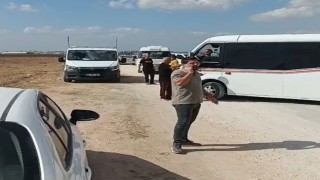 Devlet depremzedeye ev yaptı, belediye yolunu yapamadı