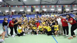 Didim Belediyespor Kadın Voleybol Takımı galibiyetle moral buldu