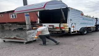 Dilovasında çöp konteynerleri dezenfekte ediliyor