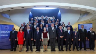 Dışişleri Bakanı Fidan, AB Dış İlişkiler Konseyinin aile fotoğrafına katıldı