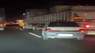 Diyarbakırda otomobil tırın altına girdi: 1 yaralı