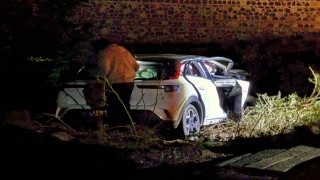 Diyarbakırda polisin dur ihtarına uymayan araç faciaya davetiye çıkardı: 7 yaralı