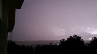 Diyarbakırda şimşekler geceyi gündüze çevirdi