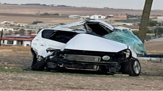 Diyarbakırda tırın çarptığı otomobilin sürücüsü hayatını kaybetti