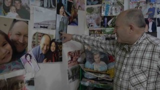 Doğduğu 7 bin nüfuslu kasabanın neredeyse tüm sakinlerinin fotoğraflarını çekip arşivledi