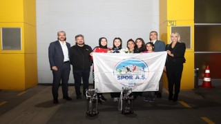 Dünya Şampiyonuna coşkulu karşılama