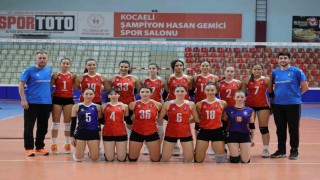 Düzce Kadın Voleybol takımı ilk galibiyetini aldı