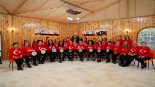 Düzce ritim grubu hem çaldı hem söyledi