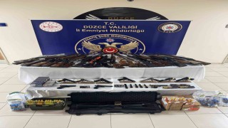 Düzcede sosyal medya üzerinden silah teşhiri yapan şahıslara yönelik operasyon: 24 gözaltı