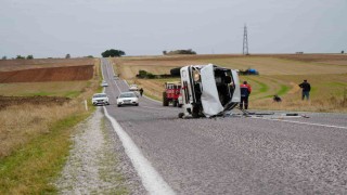 Edirnede iki otomobil çarpıştı: 3 yaralı