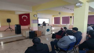 Edremit MYO öğrencilerine Narkorehber eğitimi verildi