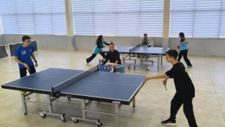 Edremitte 29 Ekim Cumhuriyet Bayramı masa tenisi turnuvası düzenlendi