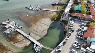 Eğirdir Gölünde balıkçı tekneleri karaya oturdu, balıkçılık bitme noktasına geldi