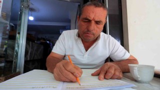 Ehliyet sahibi olabilmek için 48 yaşında okuma-yazma öğrenmeye başladı