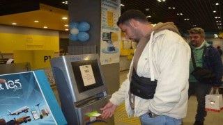 Ehliyetini yenilerken, günün talihlisi oldu