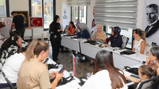 El Sanatları Gelecek Nesillere Aktarılıyor