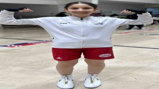 Elazığ Belediyespor boksörü Elif Naz, milli takım kampında