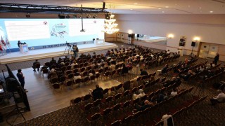 Elazığda göz sağlığı sempozyumu: Türkiyenin dört bir yanından 300 hekim katıldı