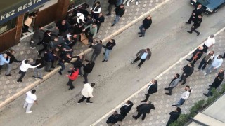 Elazığda iki grup arasında kavga: Masa ve sandalyeler havada uçuştu