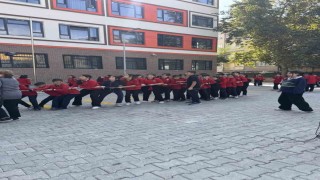 Elazığda öğrenciler geleneksel oyunlar ile eğleniyor