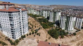 Elazığlı vatandaştan örnek çalışma: Depremde kurtardığı fidanlarla şehirde köy hayatını yaşatıyor