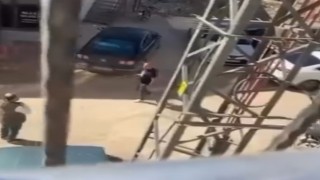 Elindeki tüfekle, Kim hırsız diye bağırıp havaya ateş açtı