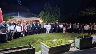 Emekli eğitimcilere plaket takdim edildi