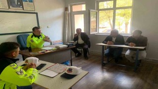 Emette okul servis şoförlerine trafik eğitimi