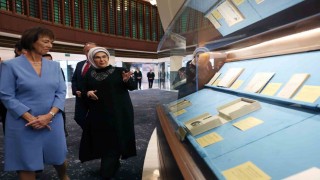 Emine Erdoğan, Almanya Başbakanı Merzin eşiyle Millet Kütüphanesini ziyaret etti