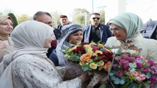 Emine Erdoğan: Siirtte gösterdiğiniz kardeşliği hiç unutmadık, unutmuyoruz