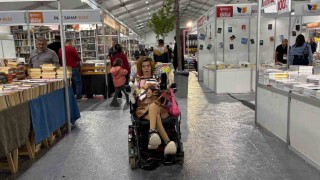 Engelsiz Taksi yazar Senayı her gün okurlarıyla buluşturuyor