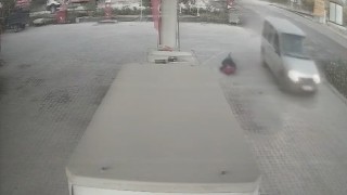 Eniştesine araçla çarpıp kaçtı: O anlar kameraya yansıdı