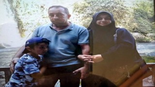 Enkaz başında 12. saat: Anne ve baba aranıyor