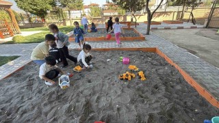 Erbaada okul bahçesi sınıfa dönüştü: Minikler doğayla öğreniyor