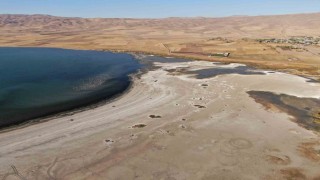 Erçek Gölünde su seviyesi gözle görülür şekilde azaldı