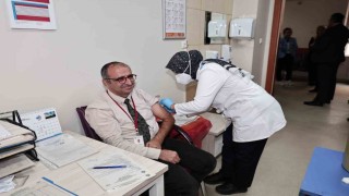 ERÜ Hastanelerinden sağlık çalışanlarına mevsimsel grip aşısı