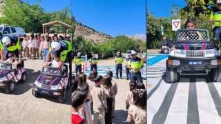 Erzincanda jandarmadan öğrencilere uygulamalı trafik eğitimi